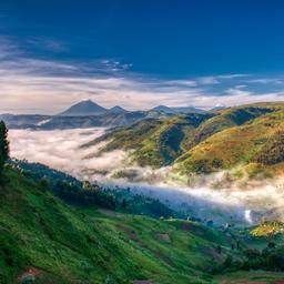 uganda-landschaft-acker-vulkan-g-1083911030.jpg
