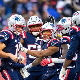 nfl-patriots-BB-121425_Ehle6156.jpg