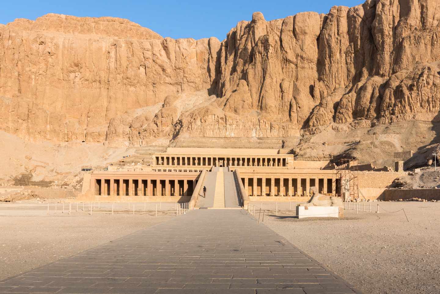 GettyImages-951657440.jpg Blick auf das Tal der Könige in Luxor, Ägypten