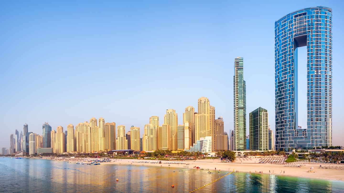 VAE-Dubai-Panoramablick-auf-Jumeirah-Beach-g-1578515955.jpg