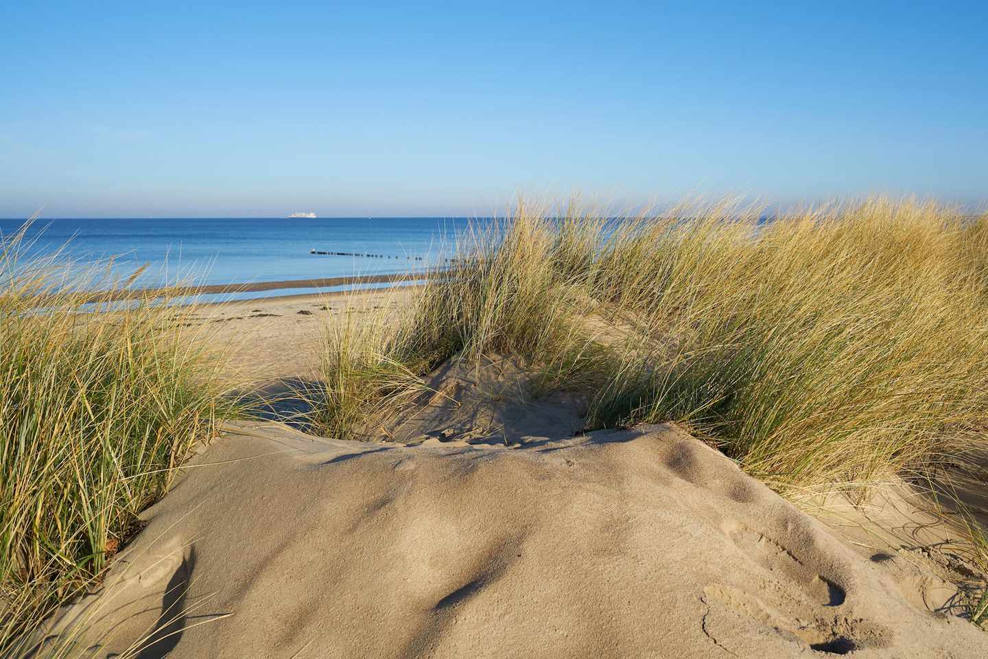 deutschland-ostsee-warnemuende-strand-g-1294307607.jpg