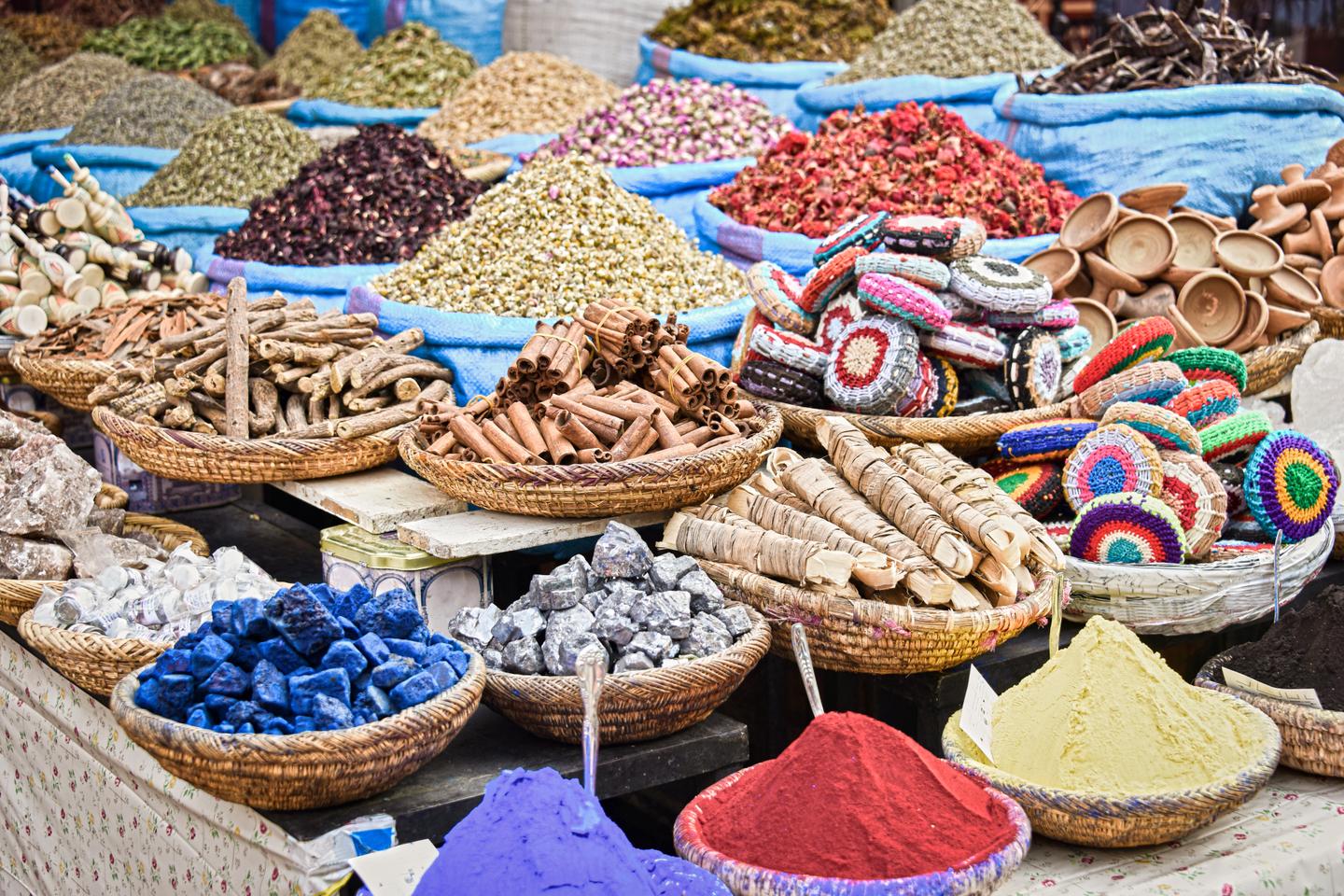 tunesien-markt-gewuerze-g-616020126.jpg