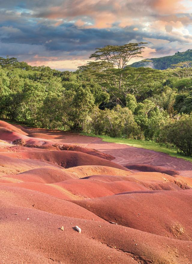 Chamarel mauritius-chamarel-die-siebenfarbige-erde-g-1359844257.jpg