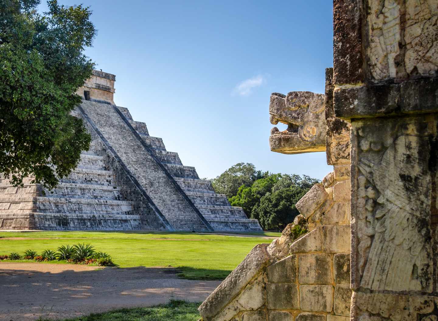 Mexiko-Yucatan-Chichen-Itza-Pyramide-g-615804702.jpg