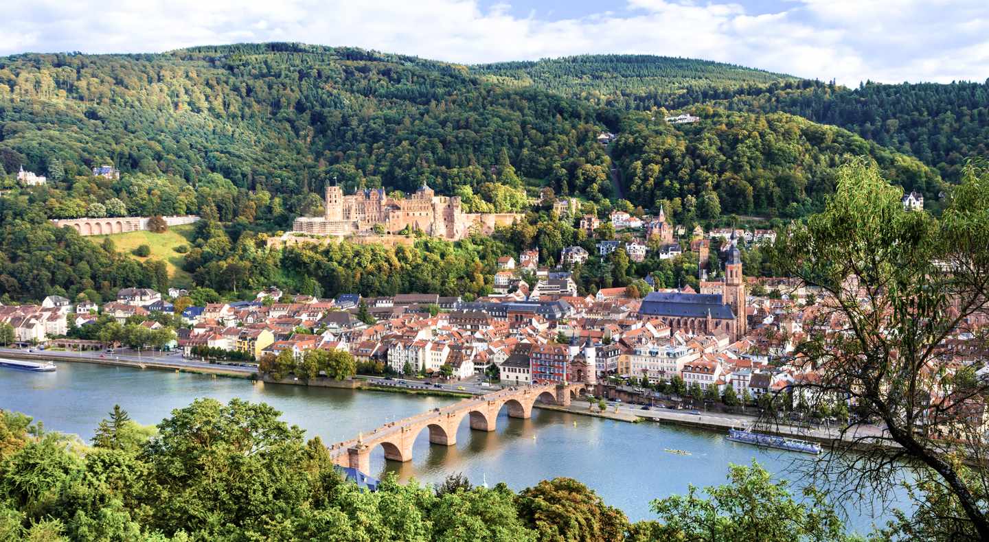 deutschland-heidelberg-blick-auf-altstadt-g-1024179038.jpg