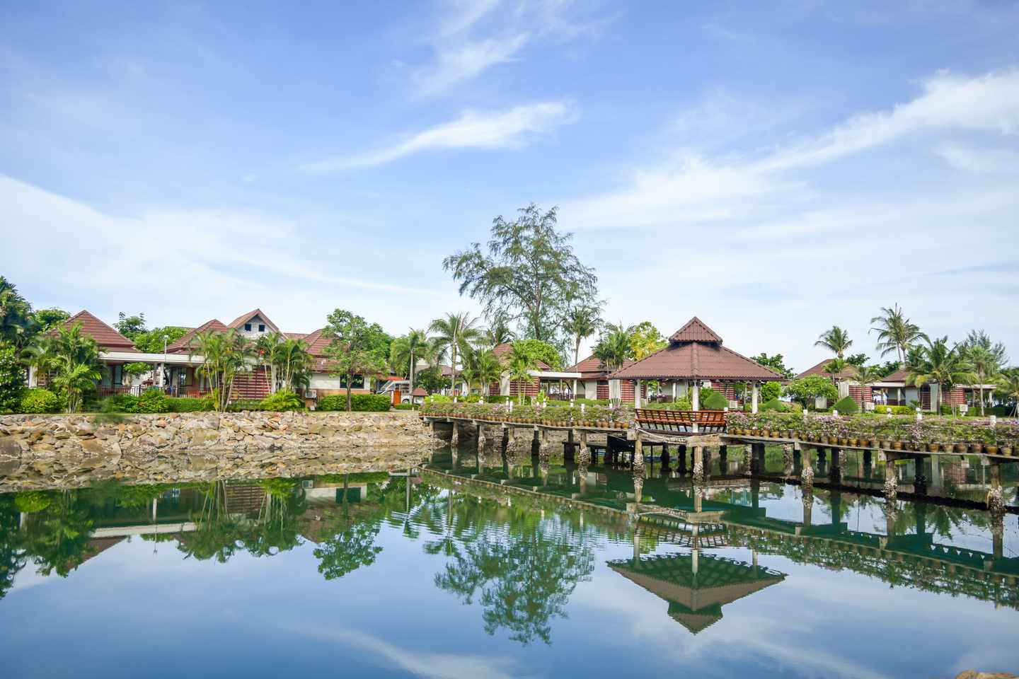 thailand-koh-chang-klong-prao-beach-t-682482656.jpg