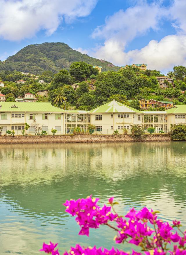 Top 10 Seychellen seychellen-victoria-stadt-t-618461278.jpg