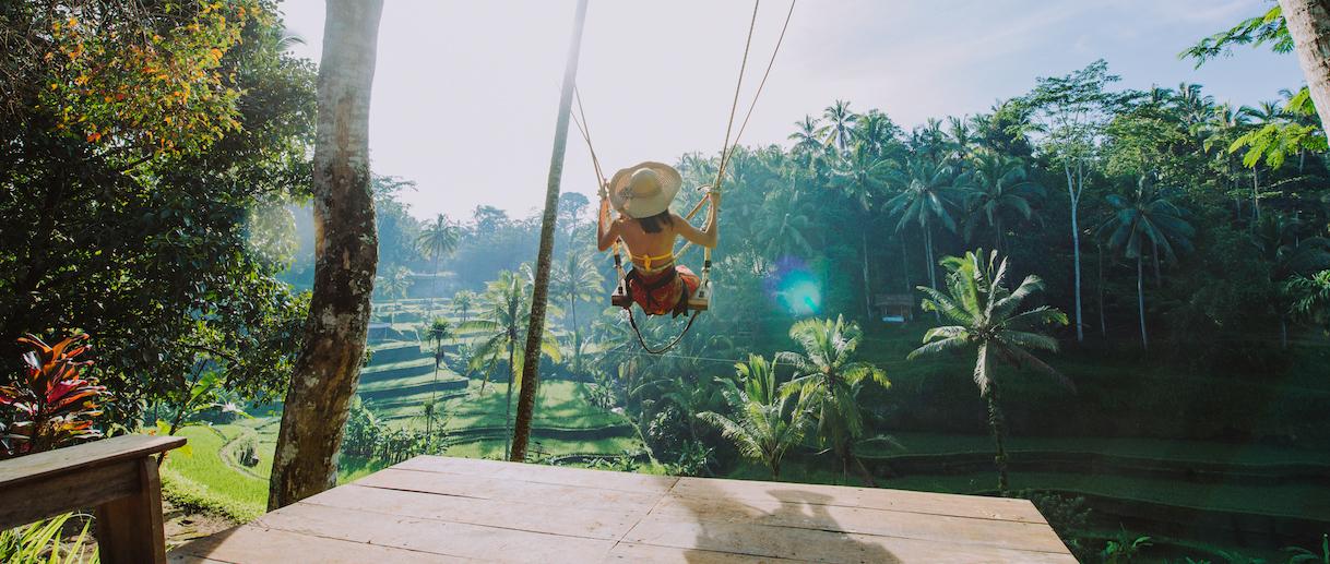 kv_zuschnitt_frau_schaukel_bali_indonesien_dertour_g-1167728368.jpg