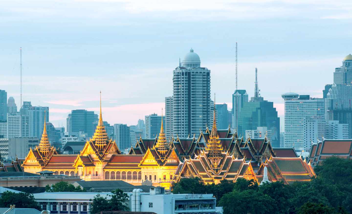 thailand-bangkok-sicht-auf-palast-g-879510556.jpg