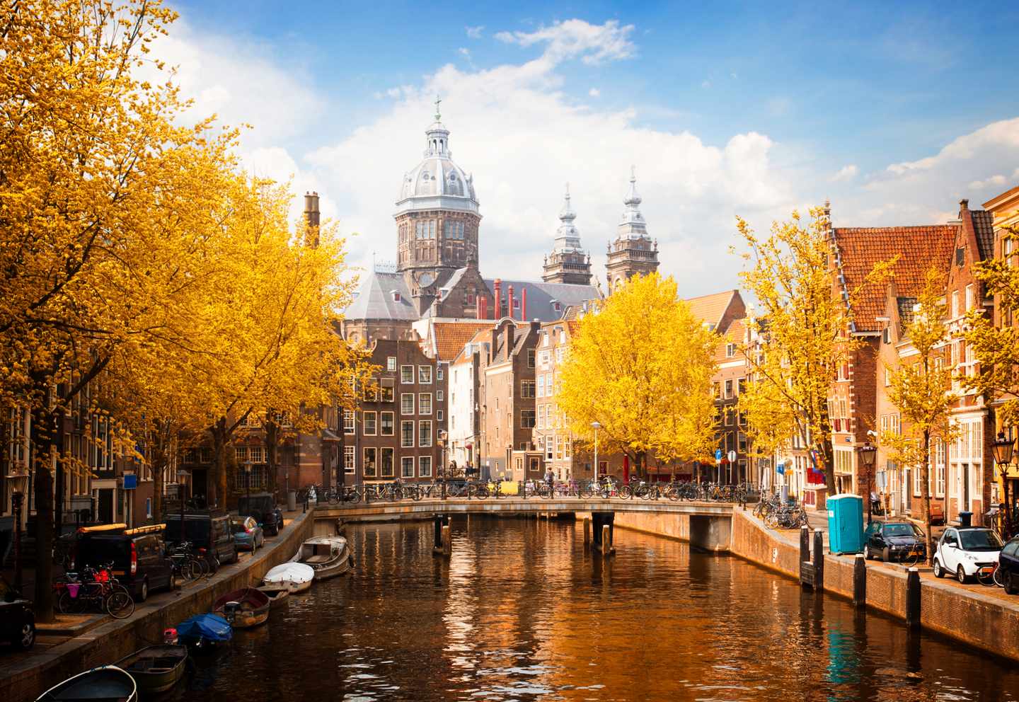 niederlande-amsterdam-st-nikolaus-kirche-am-altstadtkanal-g-1043100320.jpg