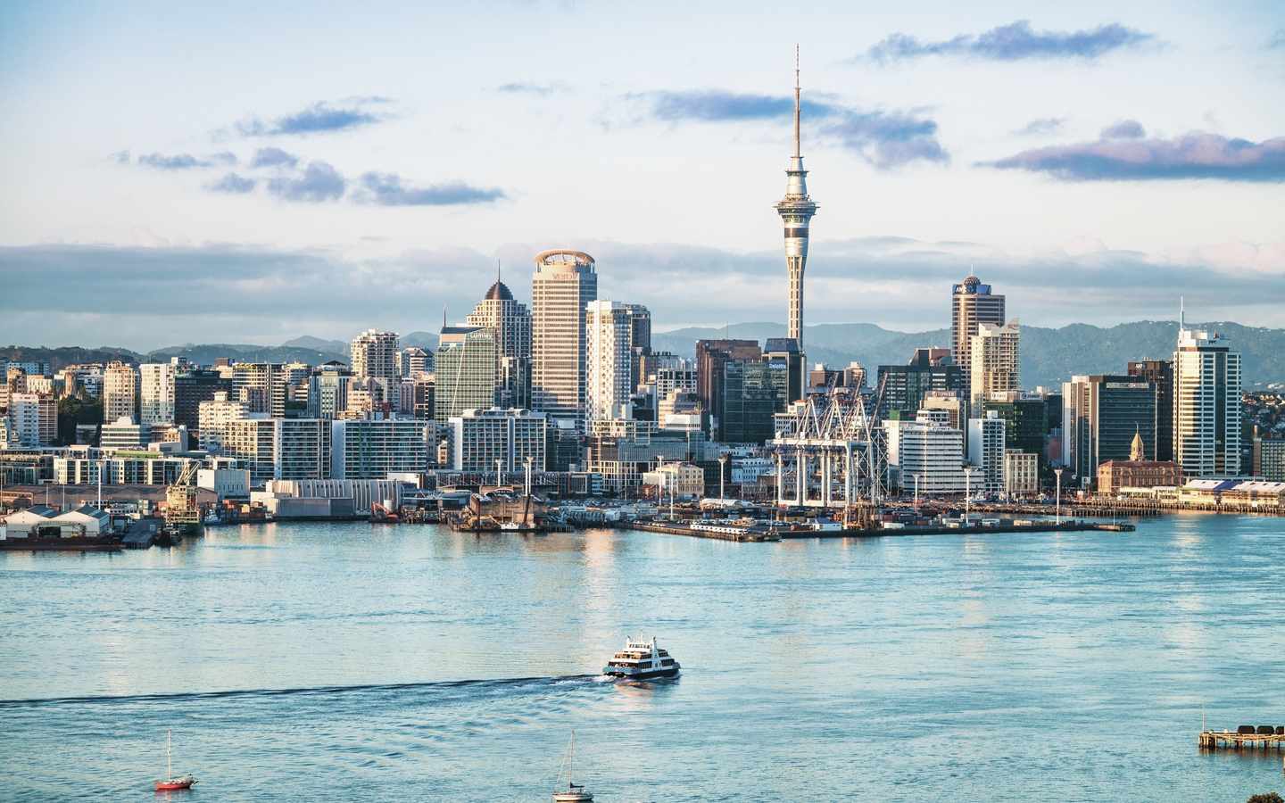 Neuseeland-Auckland-Skyline-im-Morgengrauen-g-691610536.jpg