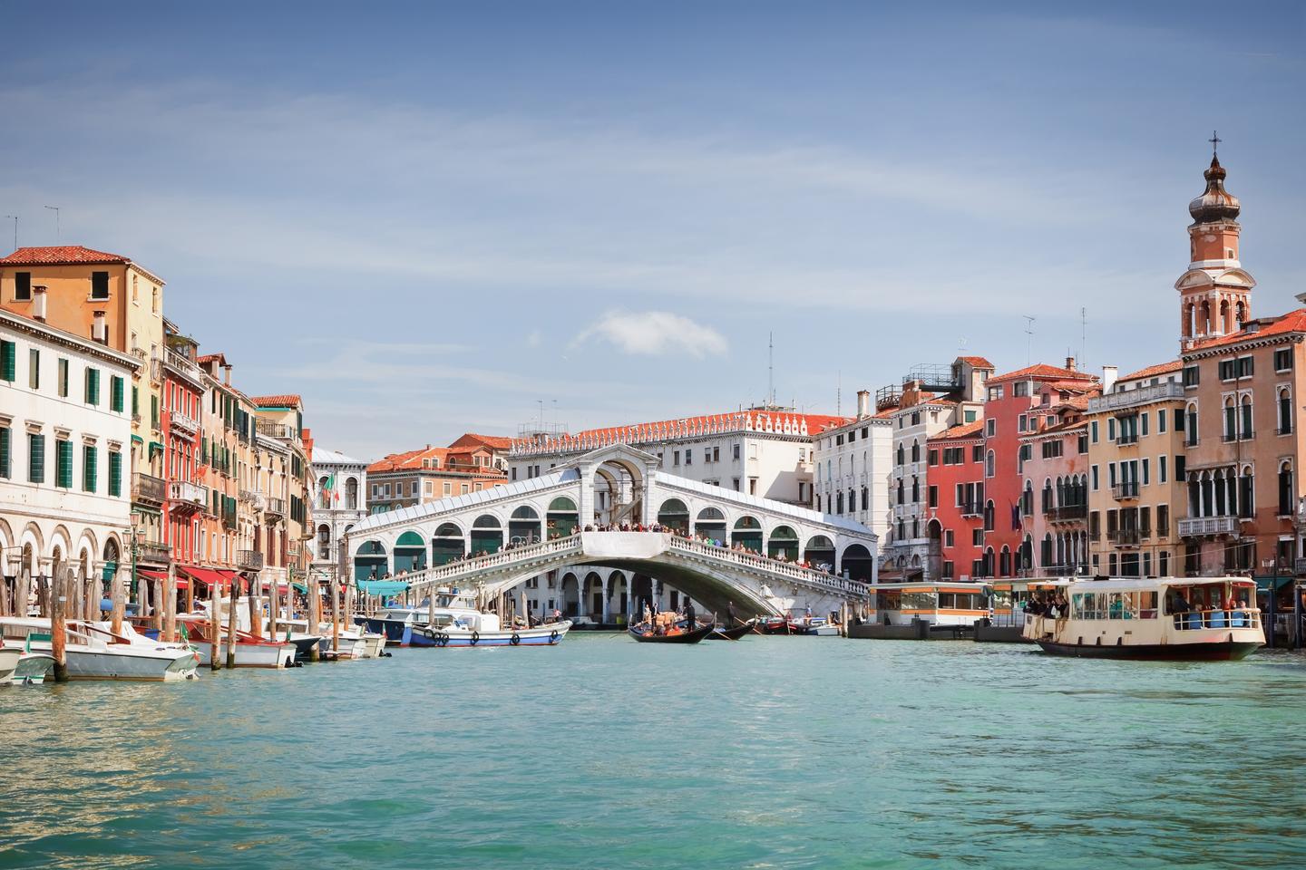 italien-venedig-rialtobrücke-g-138023451.jpg