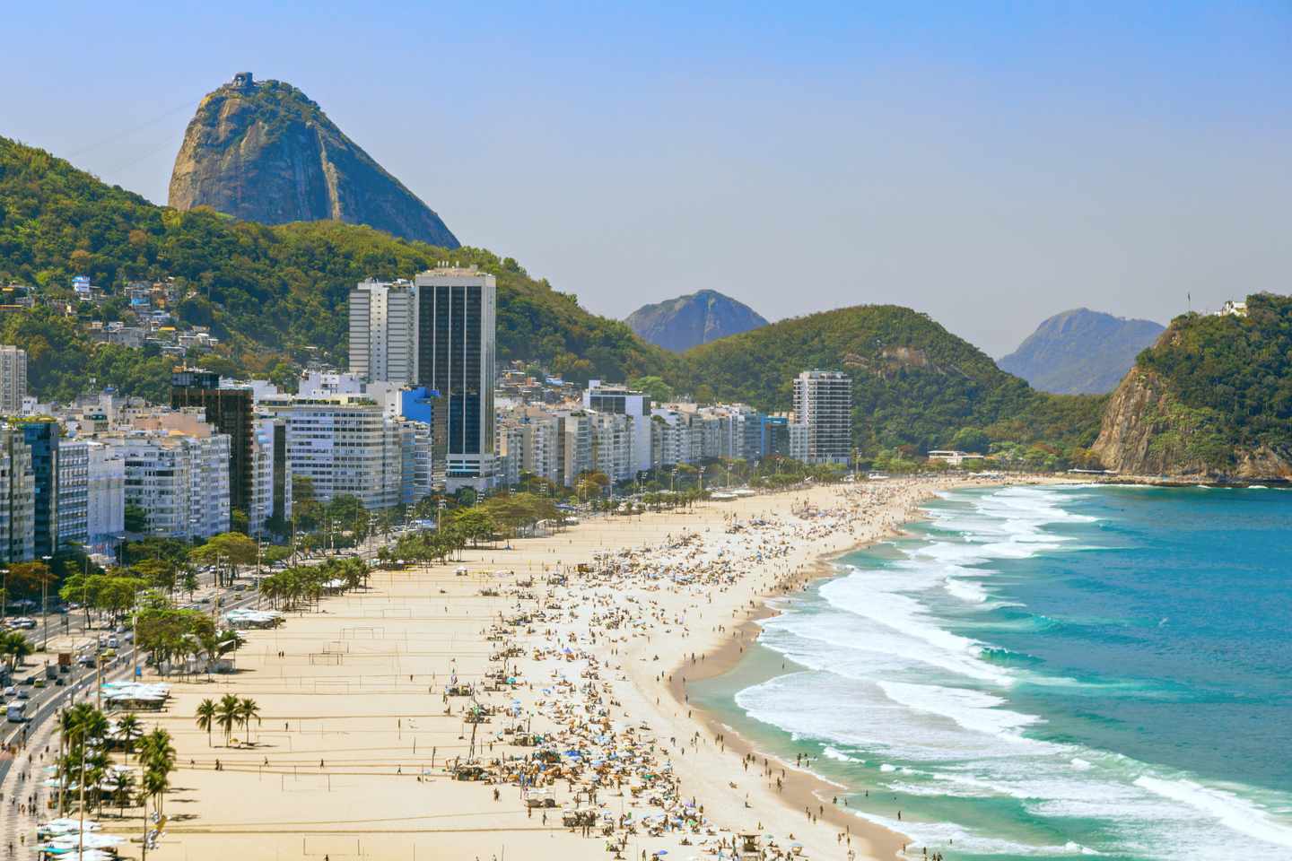 brasilien-copacabana-strand-luftaufnahme-g-846556314.jpg