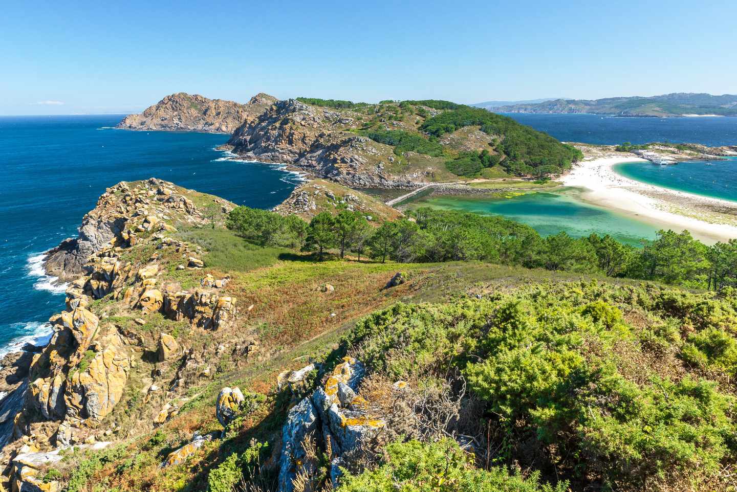 spanien-galicien-nationalpark-cies-islands-panorama-klein-g-1166465006.jpg