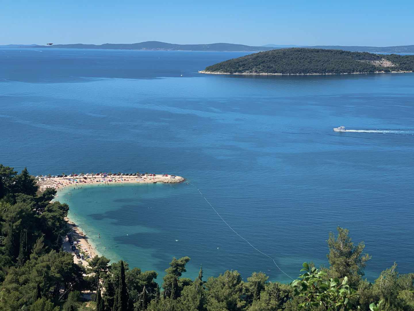 kroatien-dalmatien-kasjuni-strand-panorama-g-1159085523.jpg