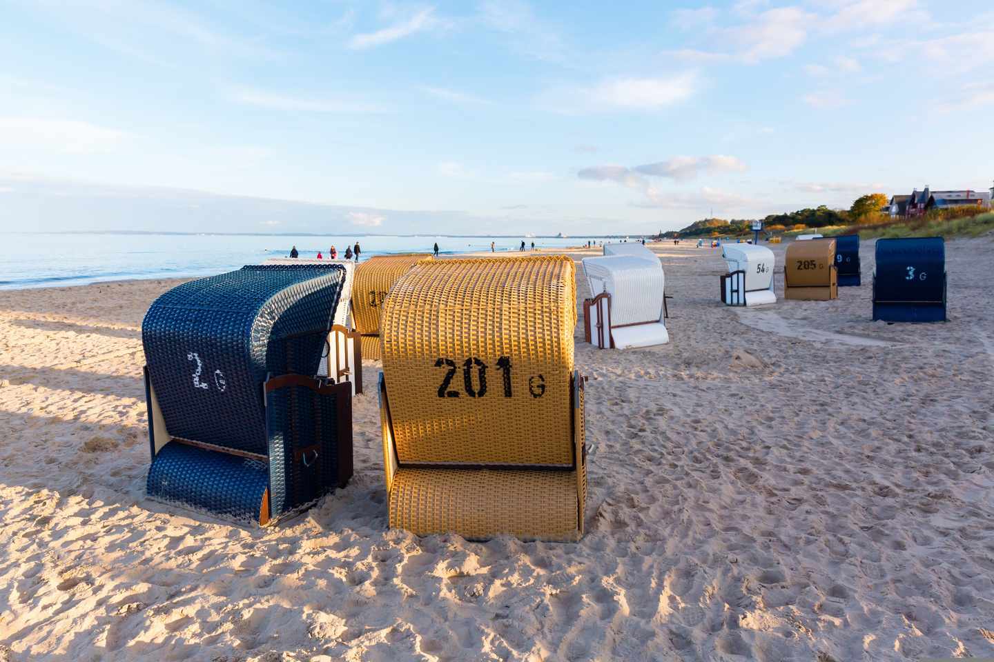 ostsee-usedom-heringsdorf-strandkoerbe-klein-g-1127408629.jpg