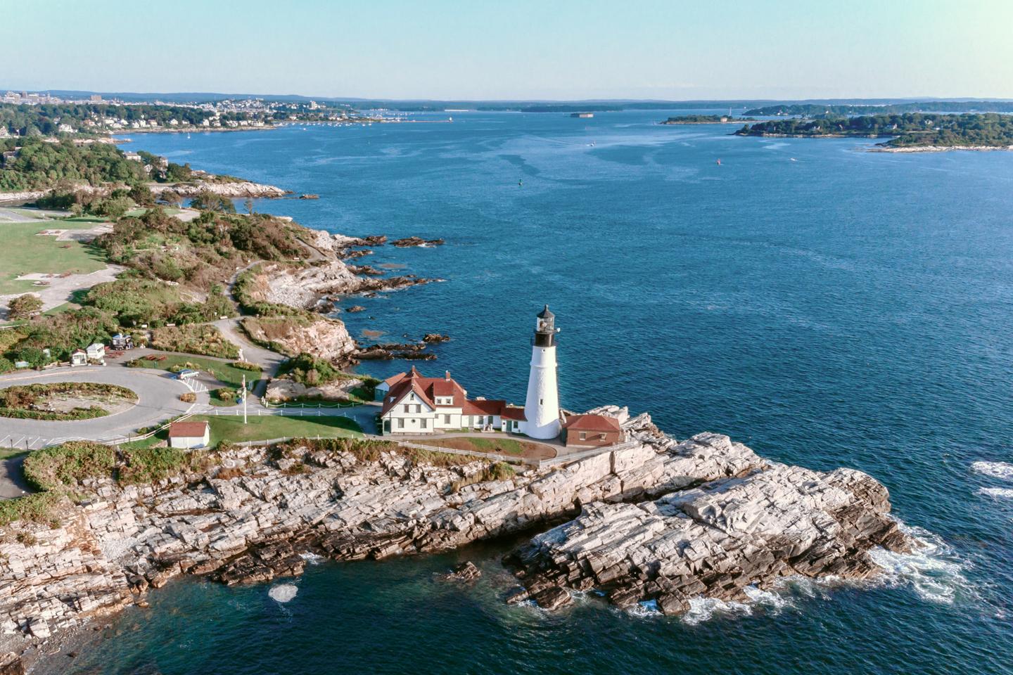 usa-maine-portland-head-lighthouse-g-1031737316.jpg