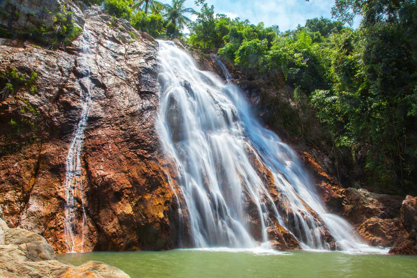 thailand-koh-samui-na-muang-wasserfall-t-519043006.jpg