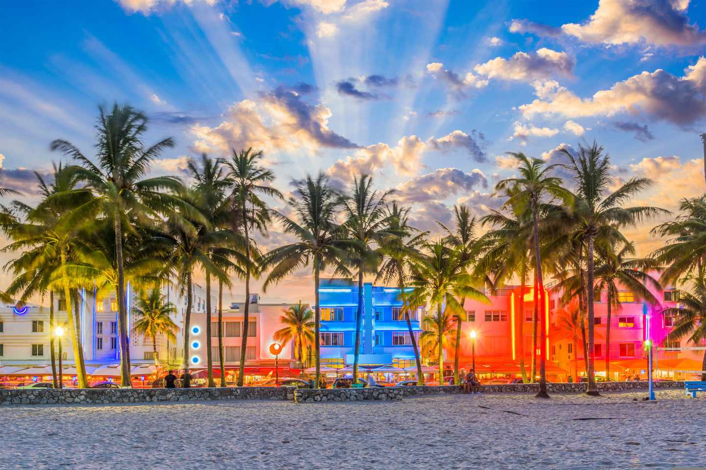 usa-florida-miami-beach-art-deco-district-klein-g-847714996.jpg