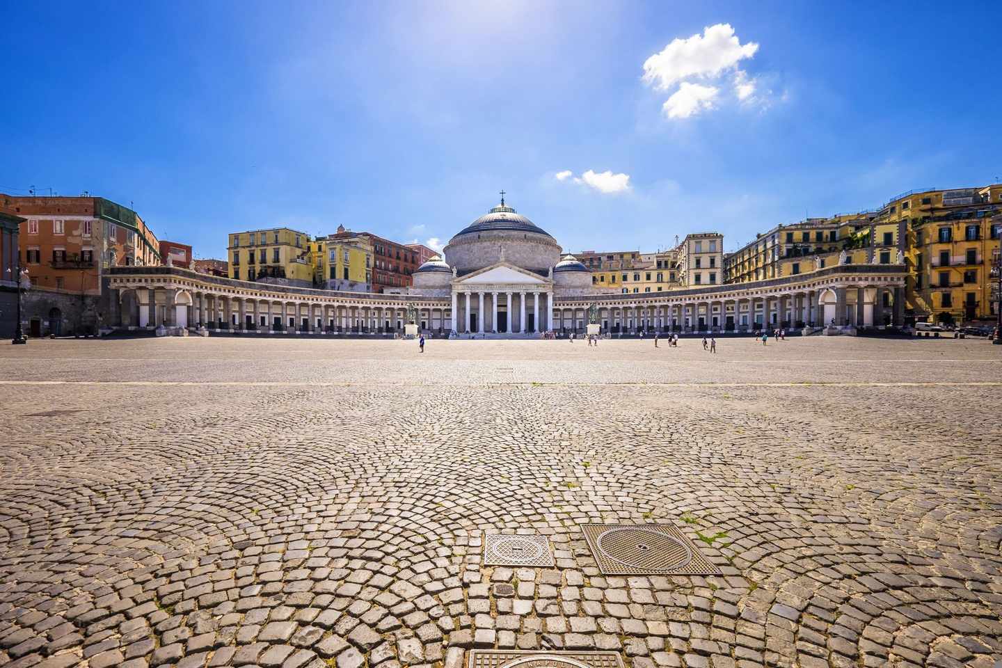 italien-neapel-Piazza-del-Plebiscito-dertour-g-1214701030.jpg