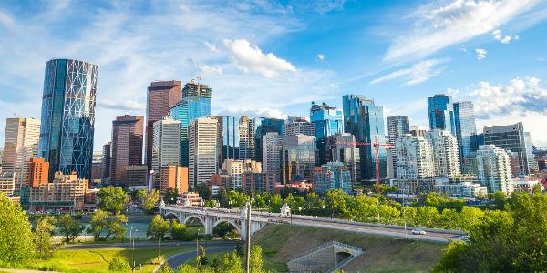 Calgary_Stadt_Skyline_GettyImages-640905870.jpg