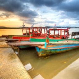 thailand-khao-lak-hafen-boot-t-164808579.jpg