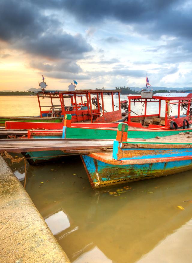 thailand-khao-lak-hafen-boot-t-164808579.jpg