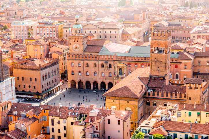 italien-emilia-romagna-bologna-g-596076562.jpg