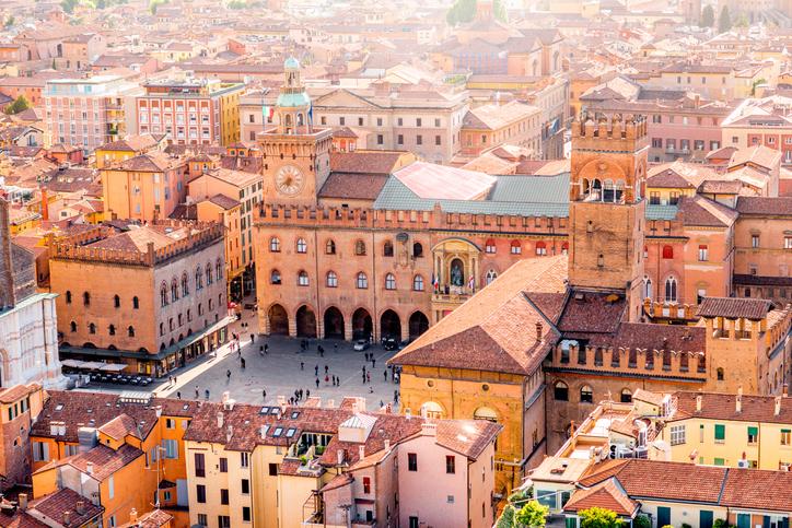 italien-emilia-romagna-bologna-g-596076562.jpg