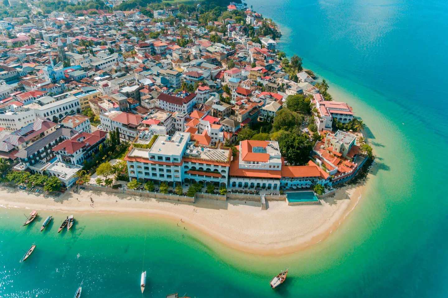 sansibar-stonetown-stadtpanorama-meer-g-1209874306.jpg
