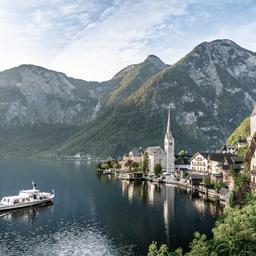 österreich-salzburger-land-salzkammergut-panoramablick-auf-die-alte-hallstatt-g-1456335539_bearbeitet.jpg