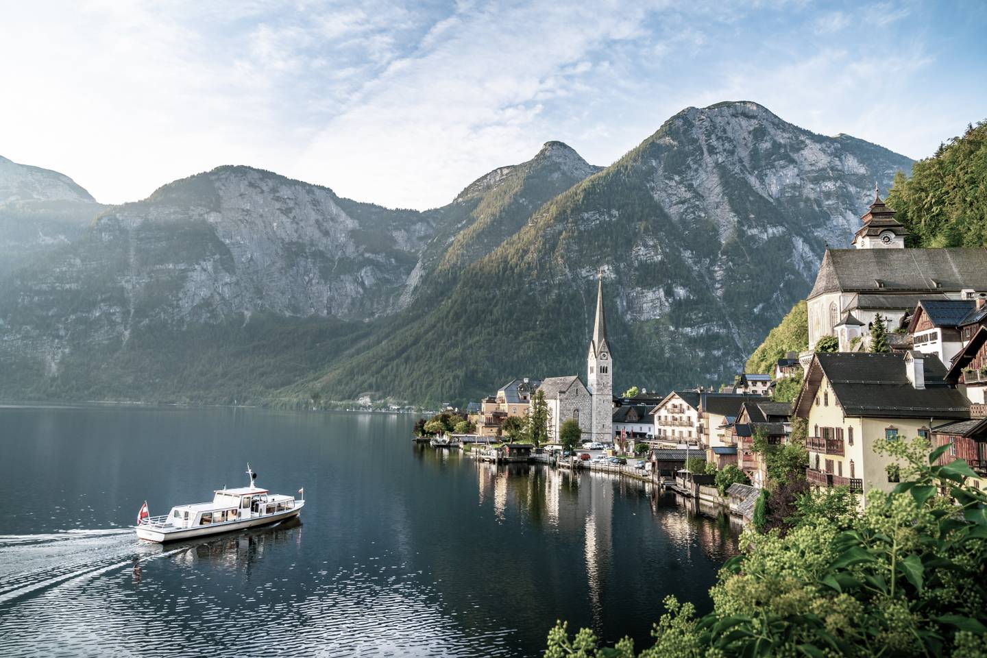 österreich-salzburger-land-salzkammergut-panoramablick-auf-die-alte-hallstatt-g-1456335539_bearbeitet.jpg