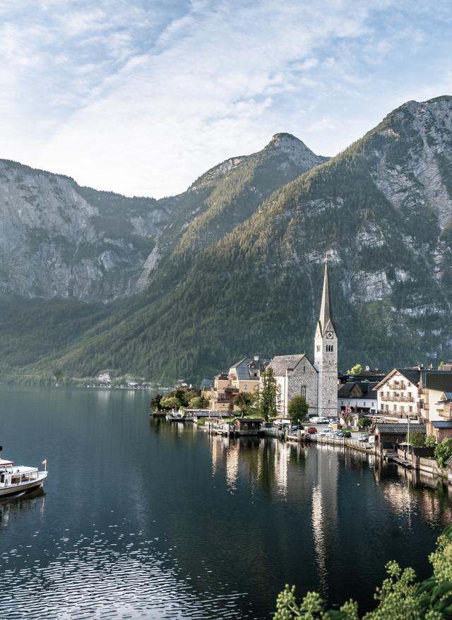 Salzburger Land Urlaub österreich-salzburger-land-salzkammergut-panoramablick-auf-die-alte-hallstatt-g-1456335539_bearbeitet.jpg