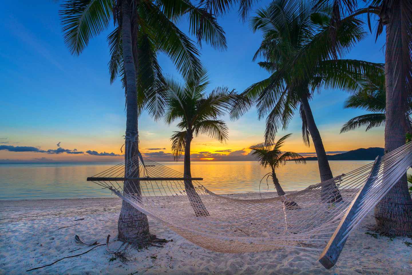 fidschi-sonnenuntergang-strand-t-509394693.jpg