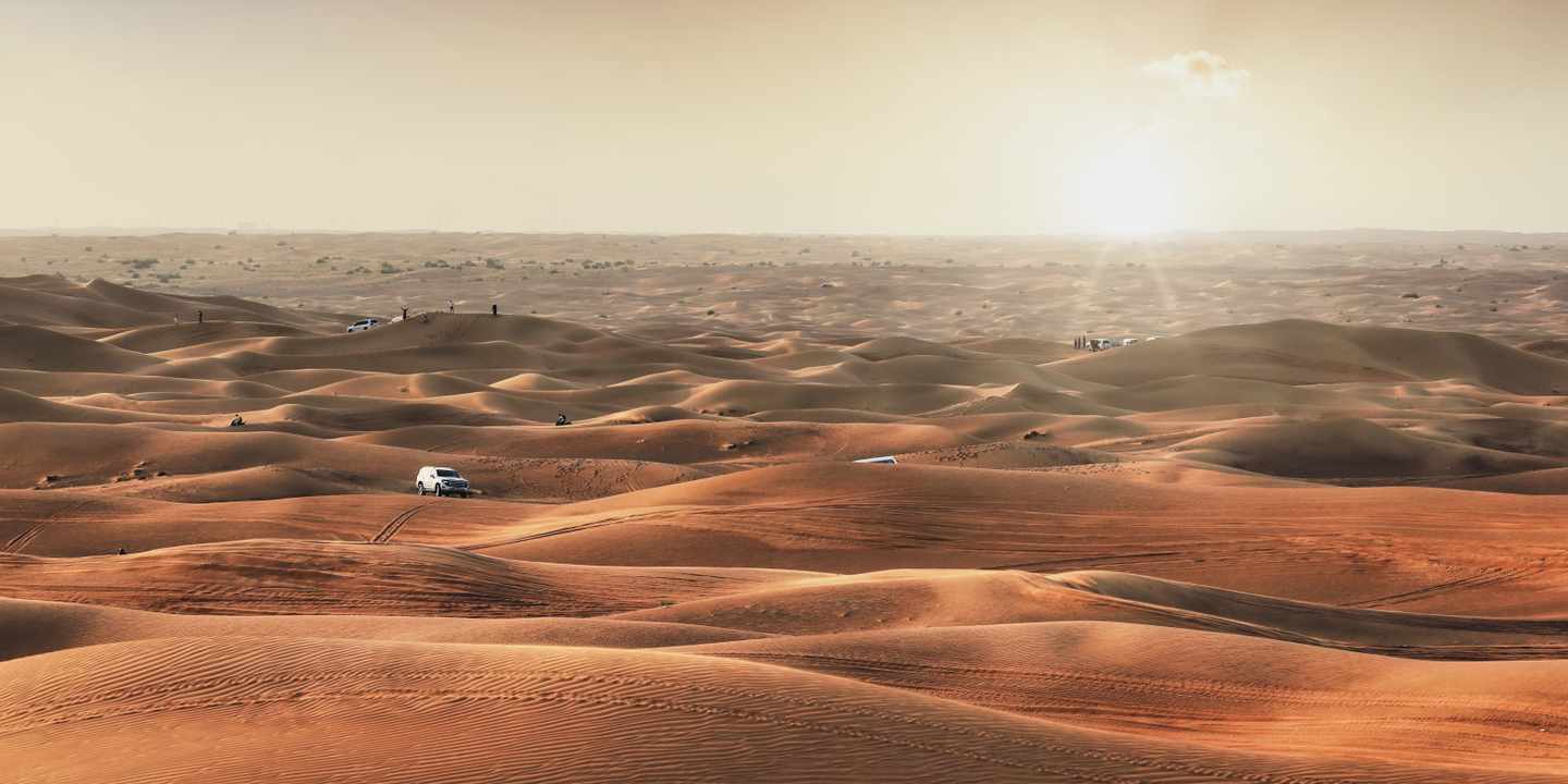 vae-dubai-wüste-jeep-g-1470155346.jpg