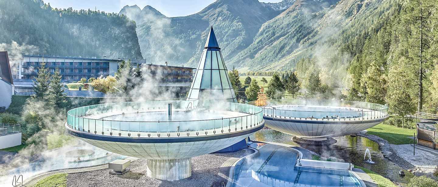 oesterreich-tirol-oetztal-laengenfeld-aqua-dome-thermalbecken-berge-therme-DER1390631.jpg