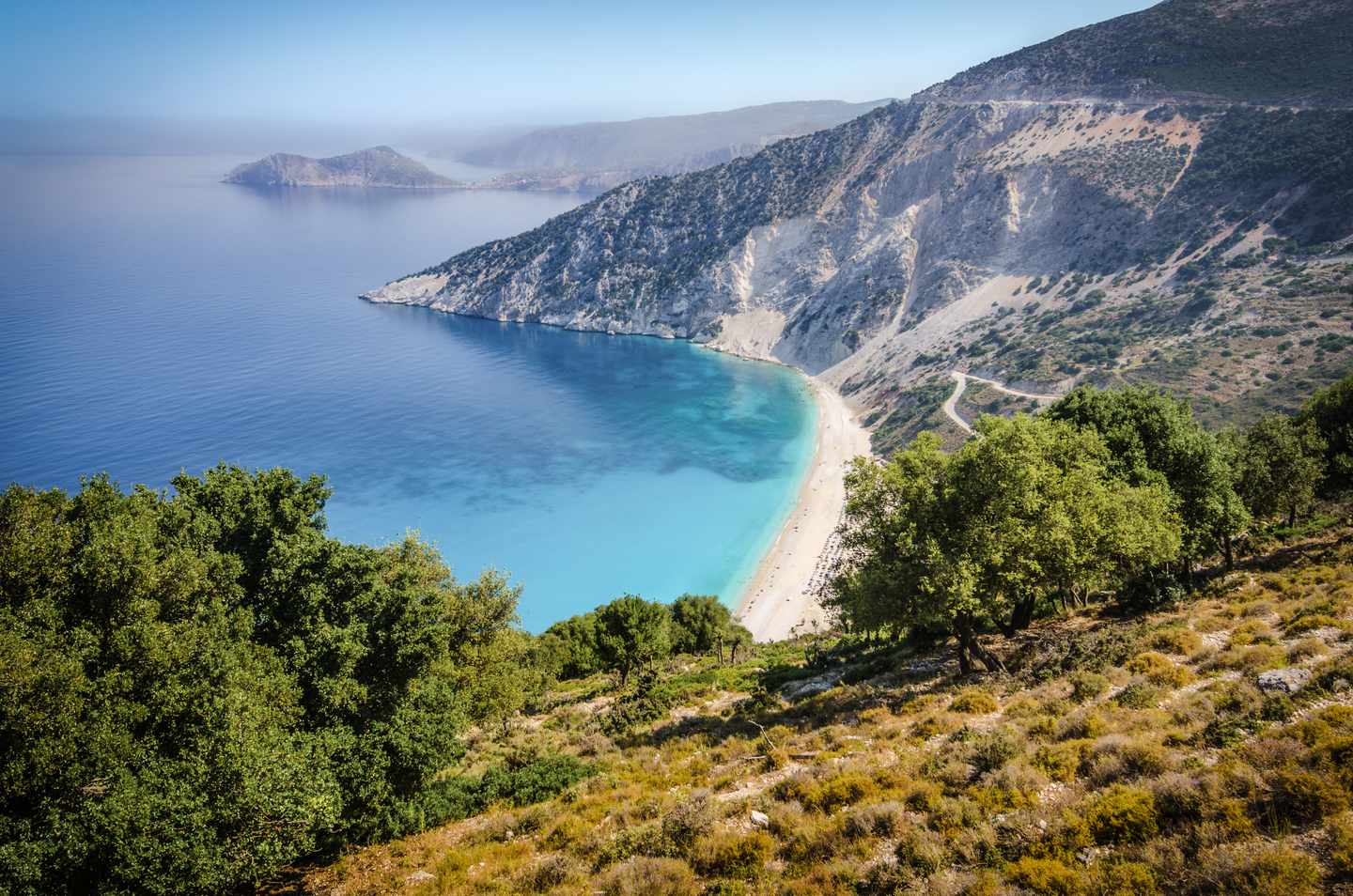 griechenland-kefalonia-myrtos-bucht-g-647287912.png