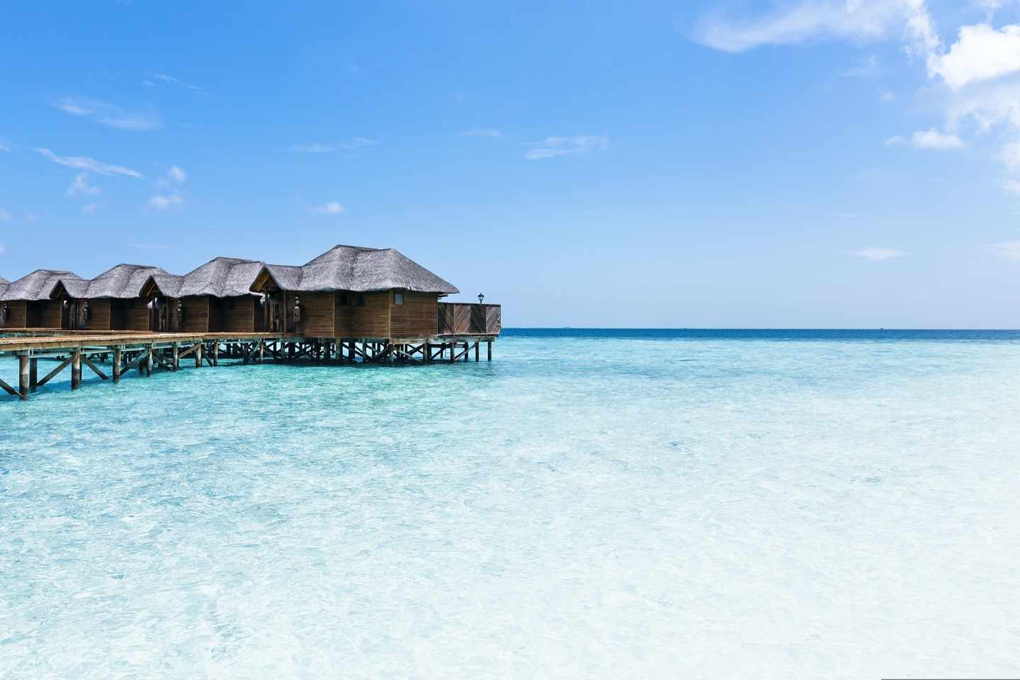 wasserbungalows-auf-der-maledivischen-insel-g-1284031539.jpg