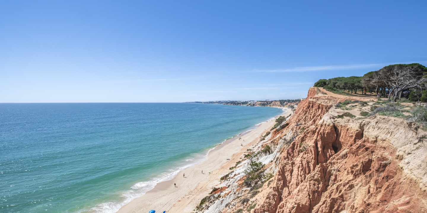 portugal-algarve-praia-da-falesia-steilkueste-strand-g-2201930116.jpg