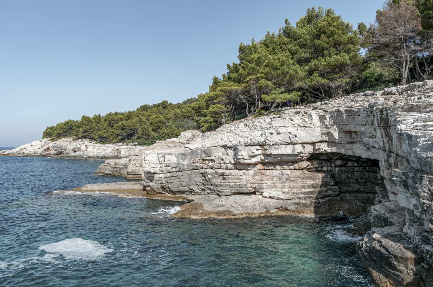 kroatien-höhle-und-meer-g-1605828719.jpg