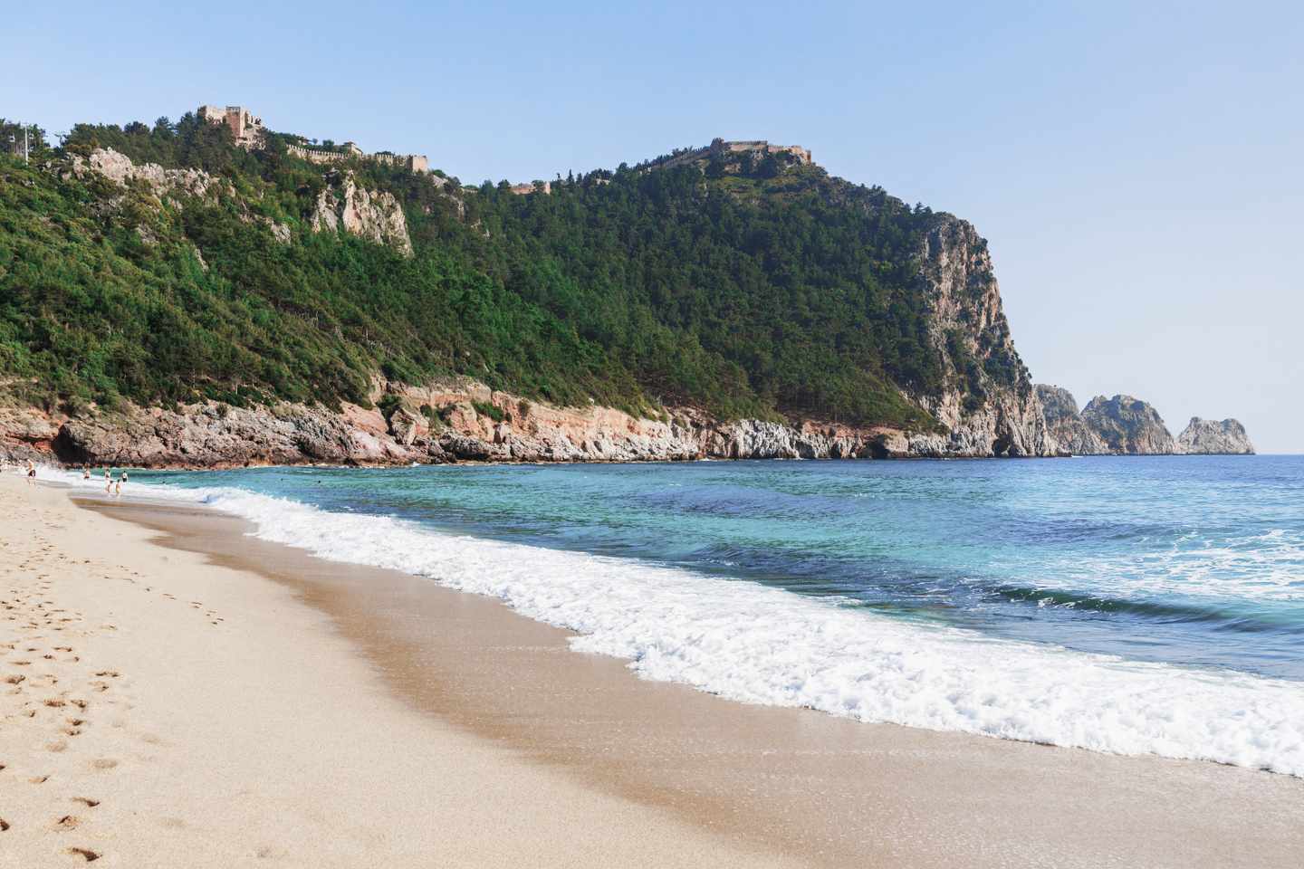 tuerkei-antalya-alte-burg-von-alanya-und-strand-g-1492983505_bearbeitet.jpg