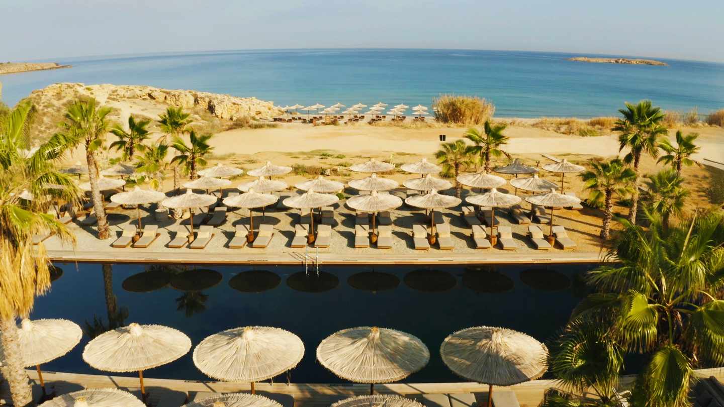 Domes_Zeen_Beach.jpg