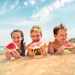 familienurlaub-strand-kinder-1049488300-6.jpg