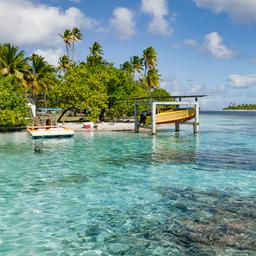 franzoesisch-polynesien-tropische-landschaft-fakarava-atoll-g-1141494227.jpg