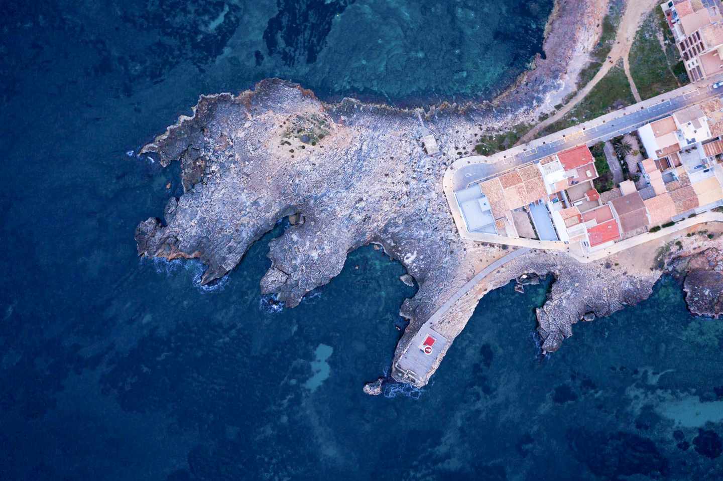 spanien-mallorca-es-trenc-sueden-luftaufnahme-der-ferienstadt-colonia-de-sant-jordi-g-1207724552.jpg