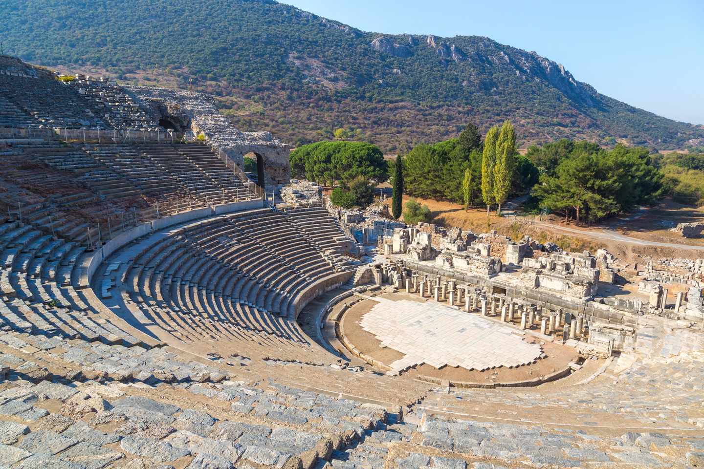 tuerkei-aegaeis-ephesos-Amphitheater-g-2092197384.jpg