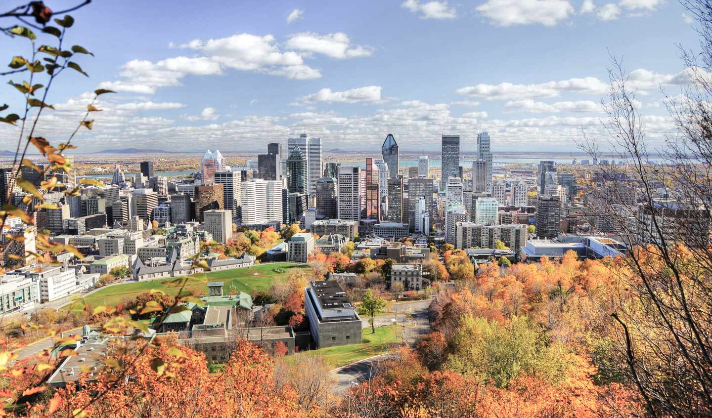 kanada-montreal-skyline-im-herbst-g-515441828.jpg