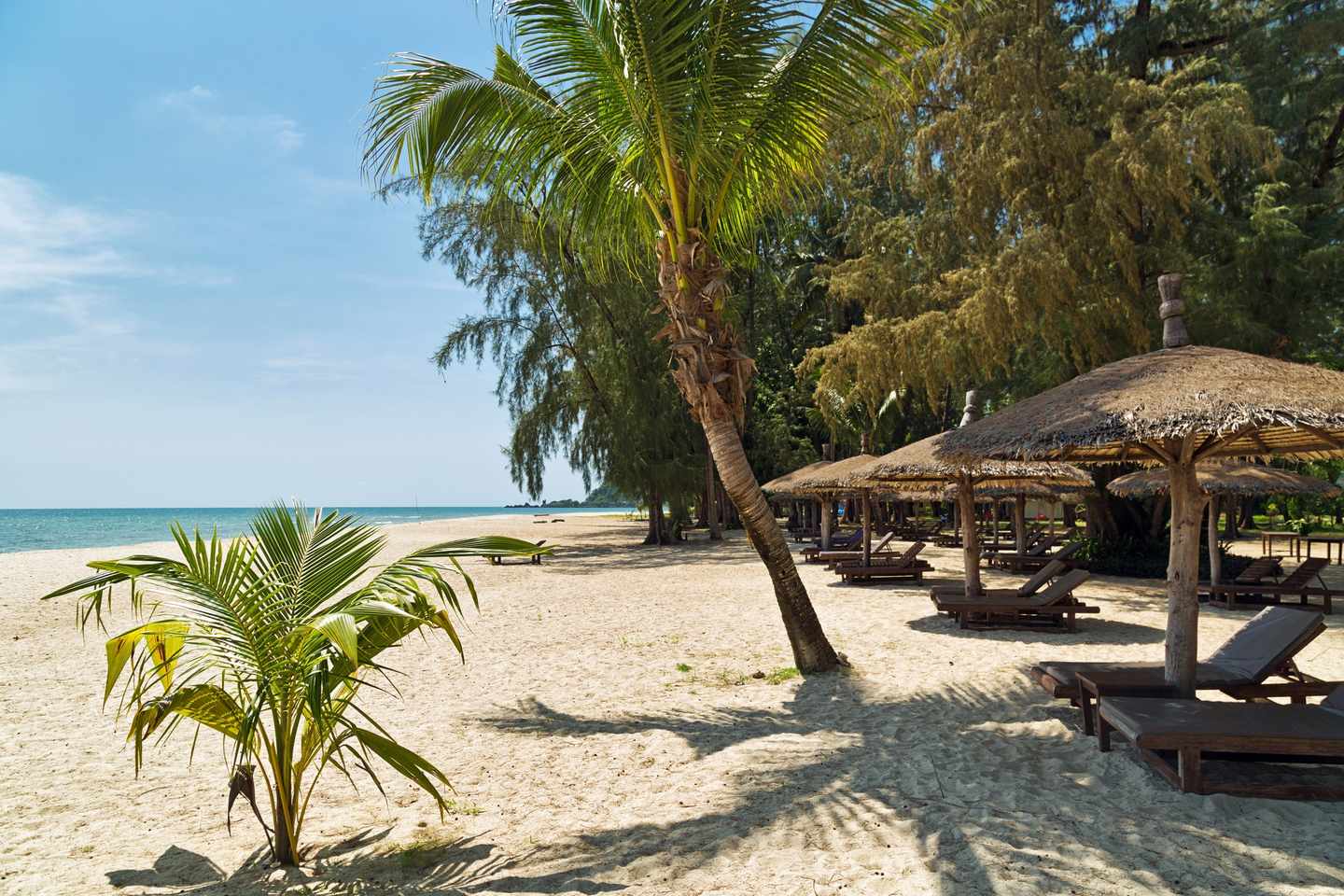 thailand-koh-chang-strand-t-516390242.jpg