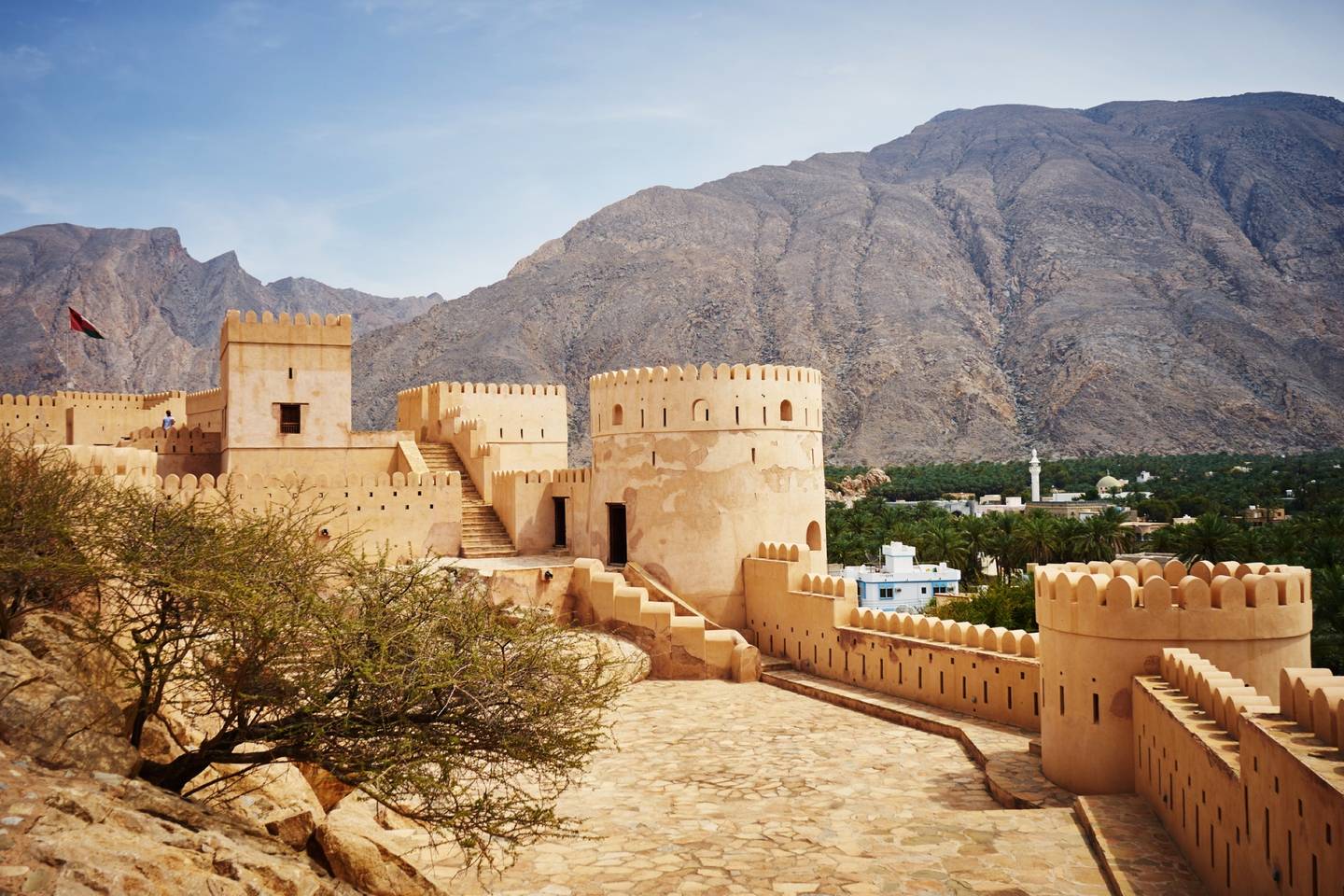 bltdb4e1c1e1019c7af-oman-fort-nakhl-t-476617968.jpg oman-fort-nakhl-t-476617968.jpg