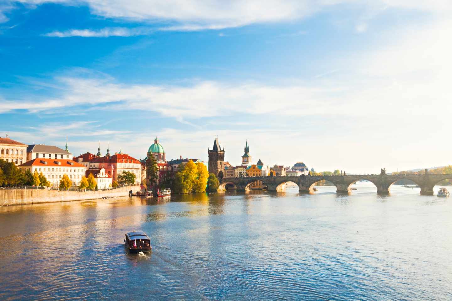 tschechien-prag-skyline-blick-auf-prag-g-174827424.jpg